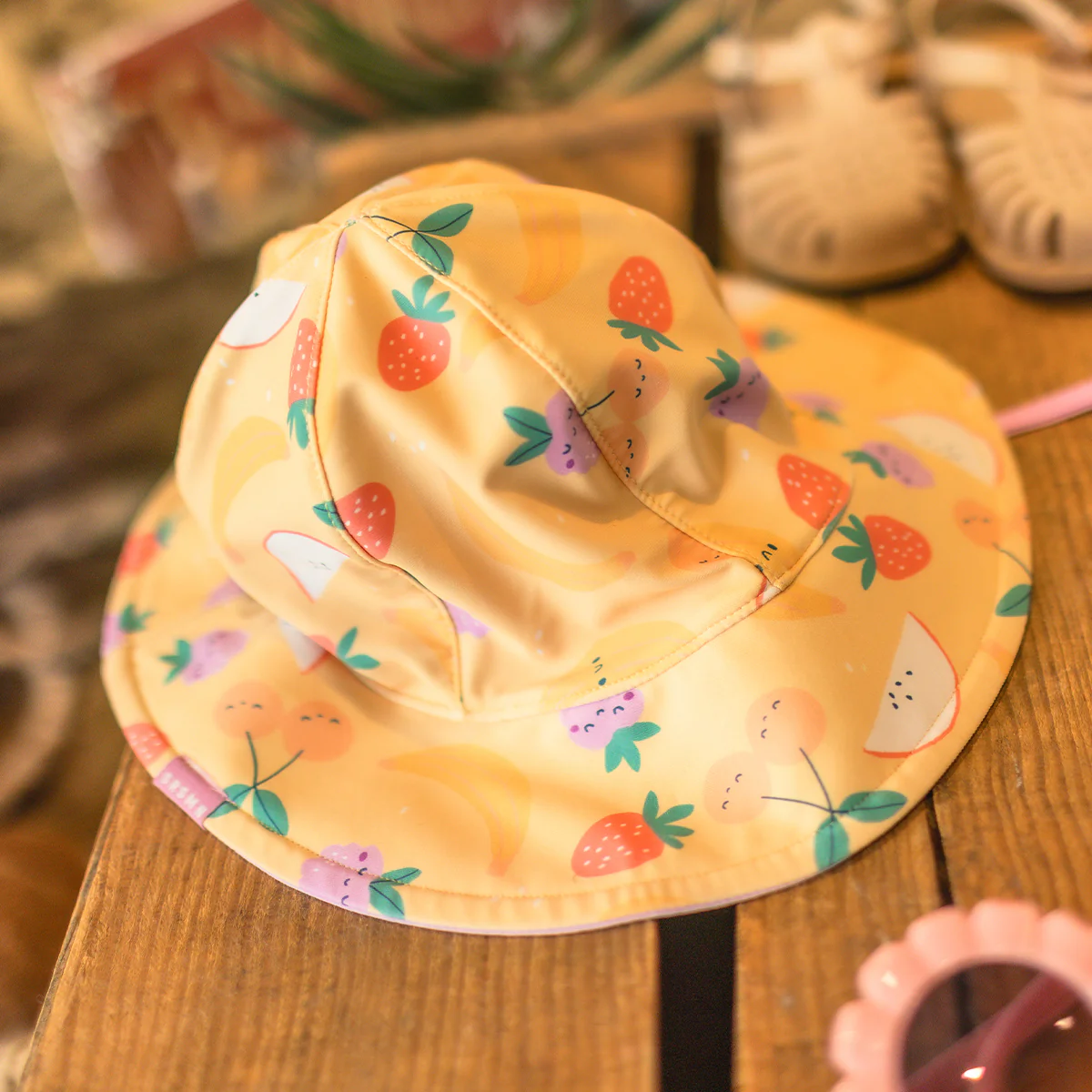 Chapeau de soleil réversible jaune à motifs fruités, bébé - Image 4
