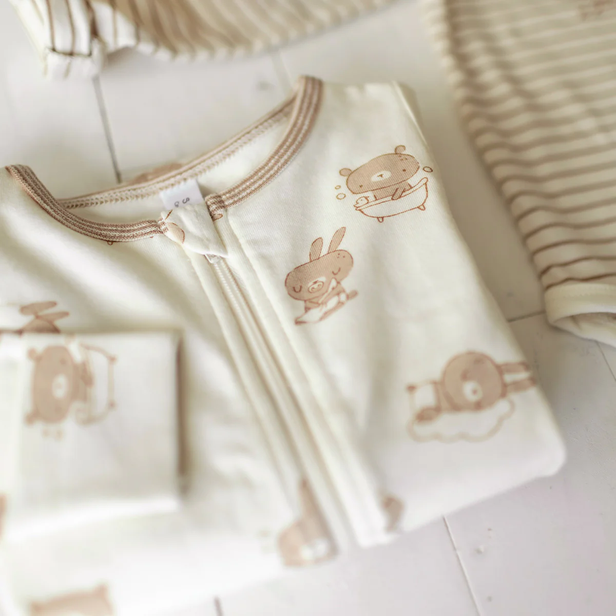 Coffret cadeau crème et beige « Le Classique » (8 pièces), naissance - Image 8