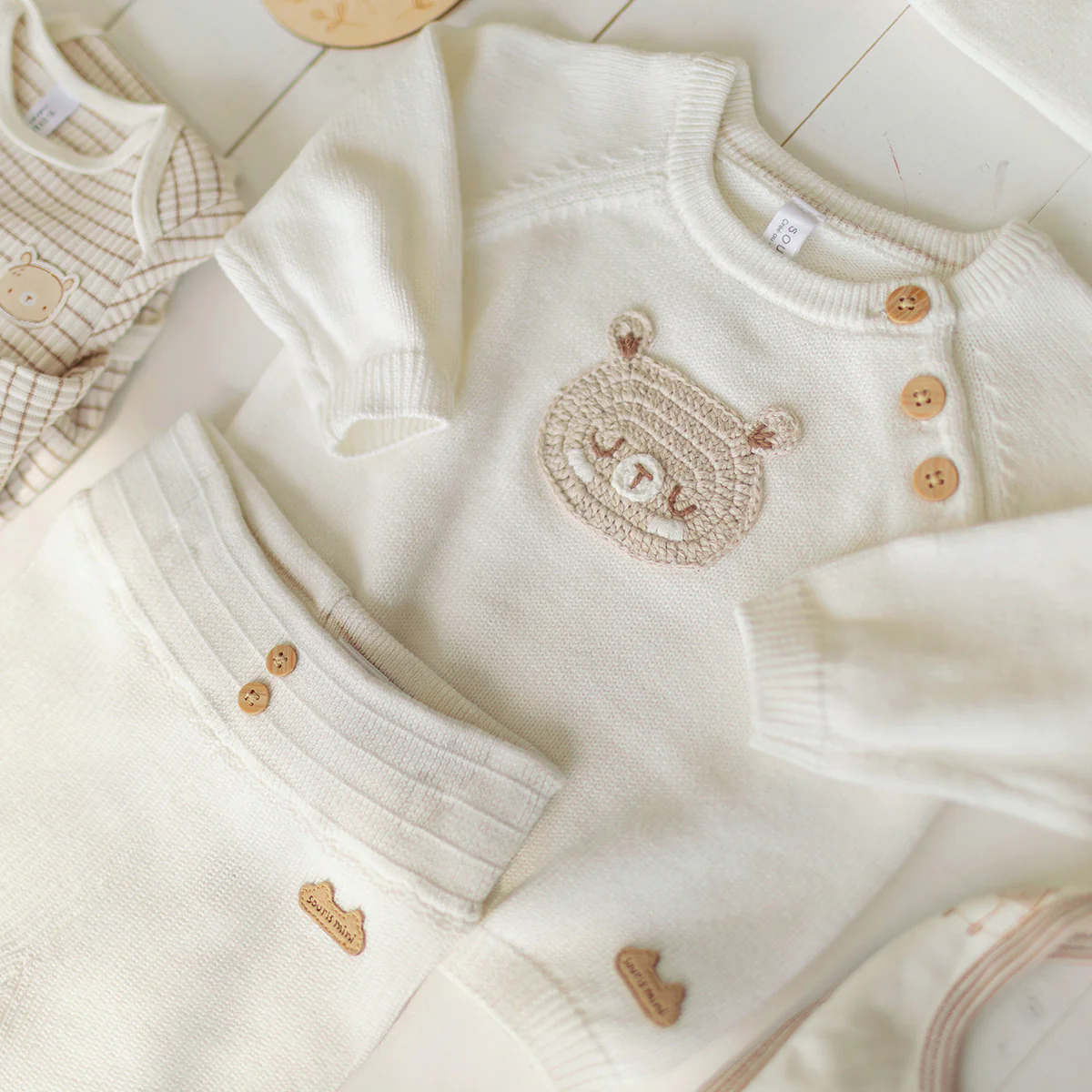 Coffret cadeau crème et beige « Le Premium » (14 pièces), naissance - Image 9