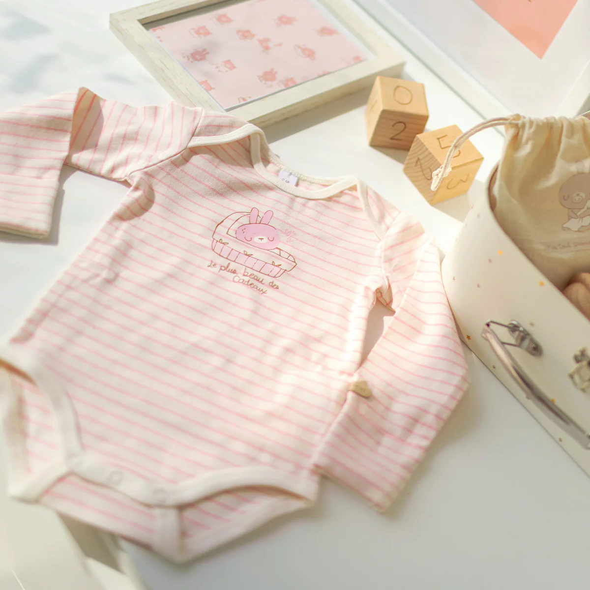 Coffret cadeau rose et crème « Le Classique » (8 pièces), naissance - Image 13