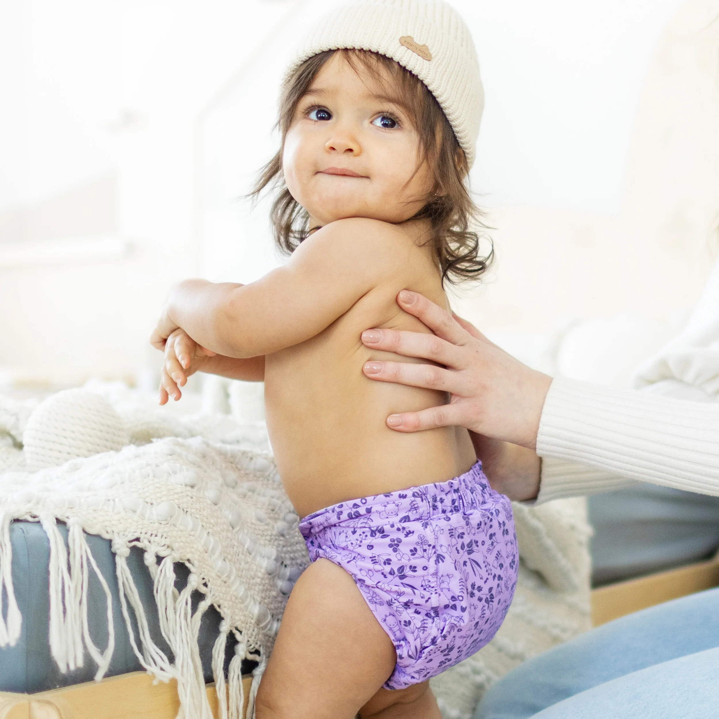 Couche réutilisable ultramince mauve à motif de fleurs, bébé - Image 4