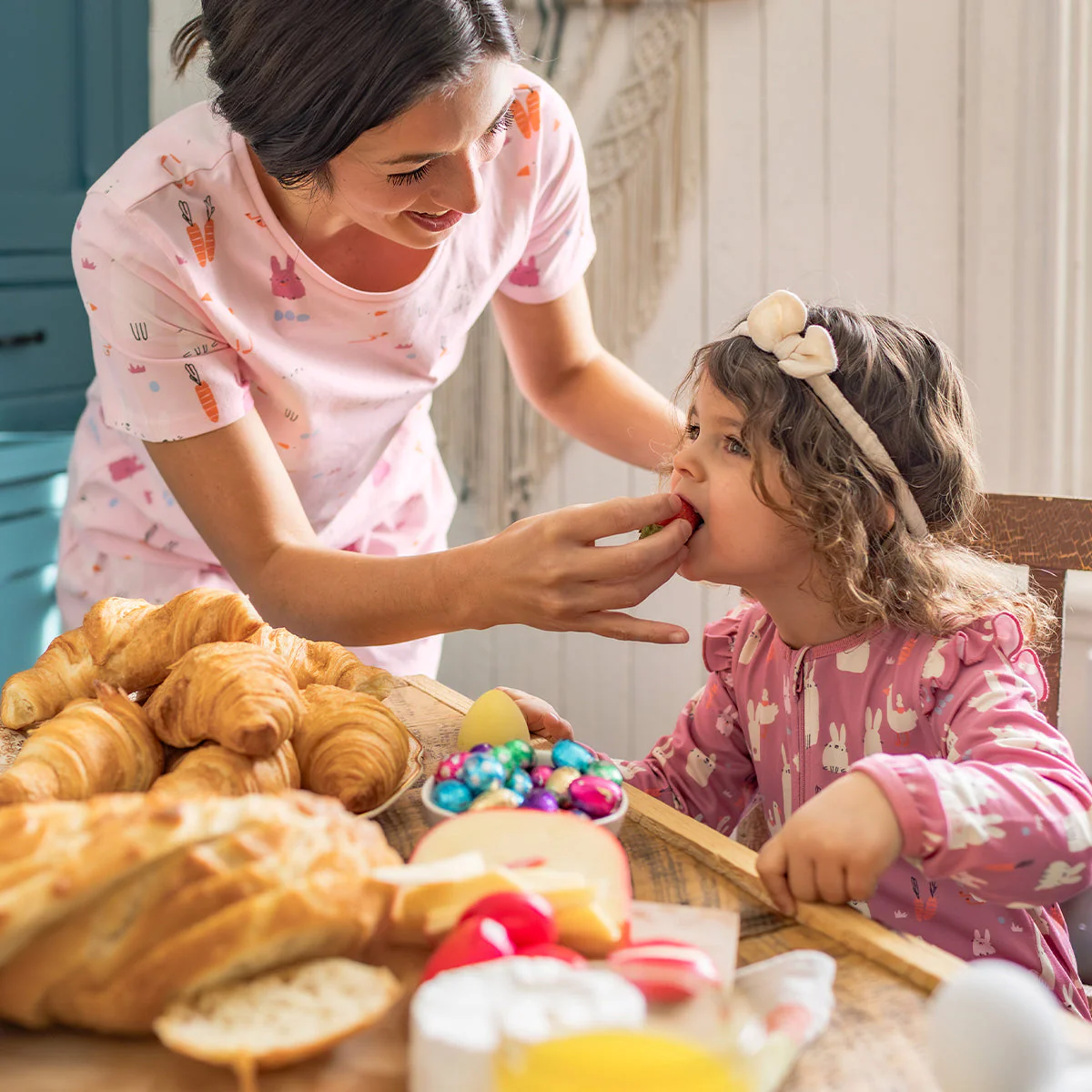 Pyjama une pièce rose à motifs de Pâques, bébé - Image 3